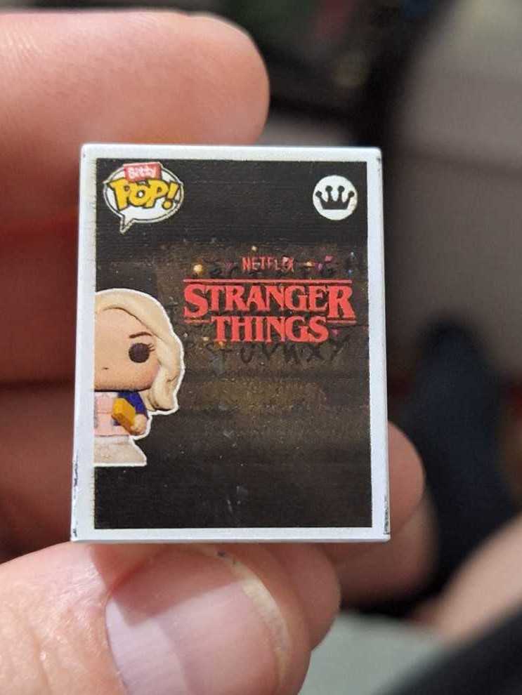 Stranger Things: Eleven With Waffles - Stranger Things vinyl figure collectible - Main Image 2