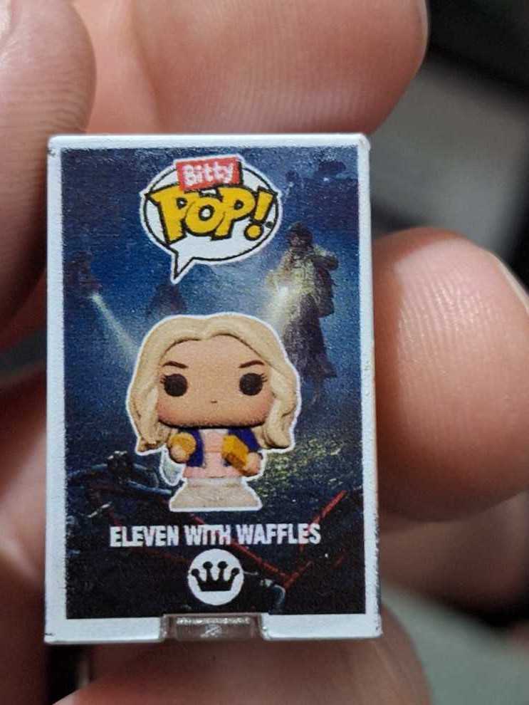 Stranger Things: Eleven With Waffles - Stranger Things vinyl figure collectible - Main Image 3