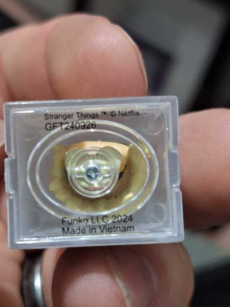 Stranger Things: Eleven With Waffles - Stranger Things vinyl figure collectible - Main Image 4