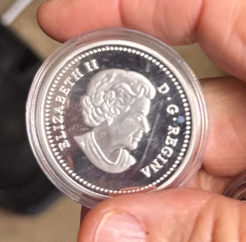 Canadian Superman, silver coin with color embossed Superman  vinyl figure collectible - Main Image 2