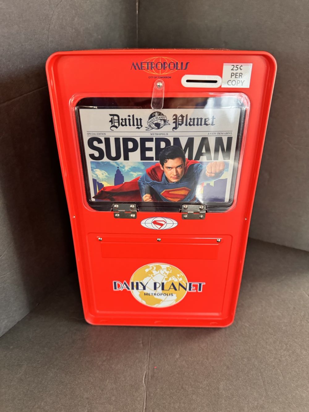 Superman 2025 Amc Popcorn Bucket tin  vinyl figure collectible - Main Image 2