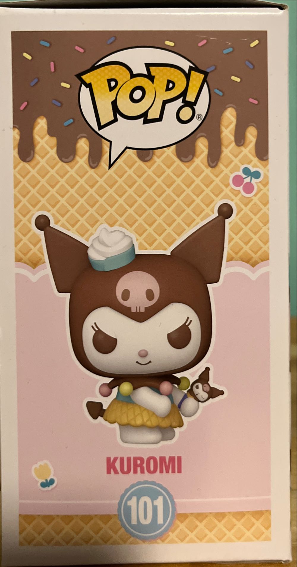 Kuromi - Hello Kitty vinyl figure collectible - Main Image 4