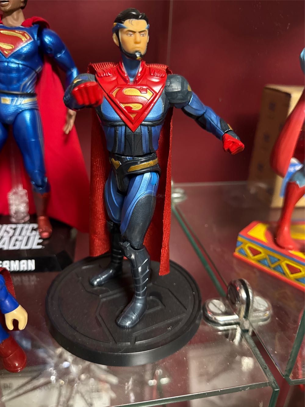 Dc Multiverse Collection Platinum. Superman Injustice 2  vinyl figure collectible [Barcode 887961611380] - Main Image 2