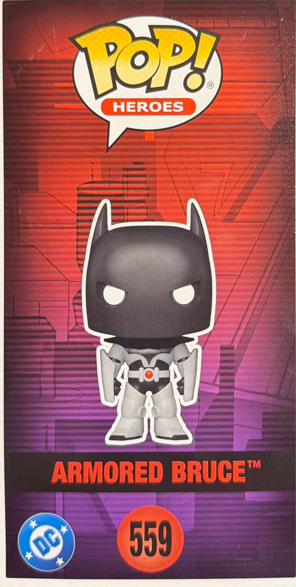 Batman Beyond - Armored Bruce - Batman Beyond vinyl figure collectible [Barcode 889698864039] - Main Image 3