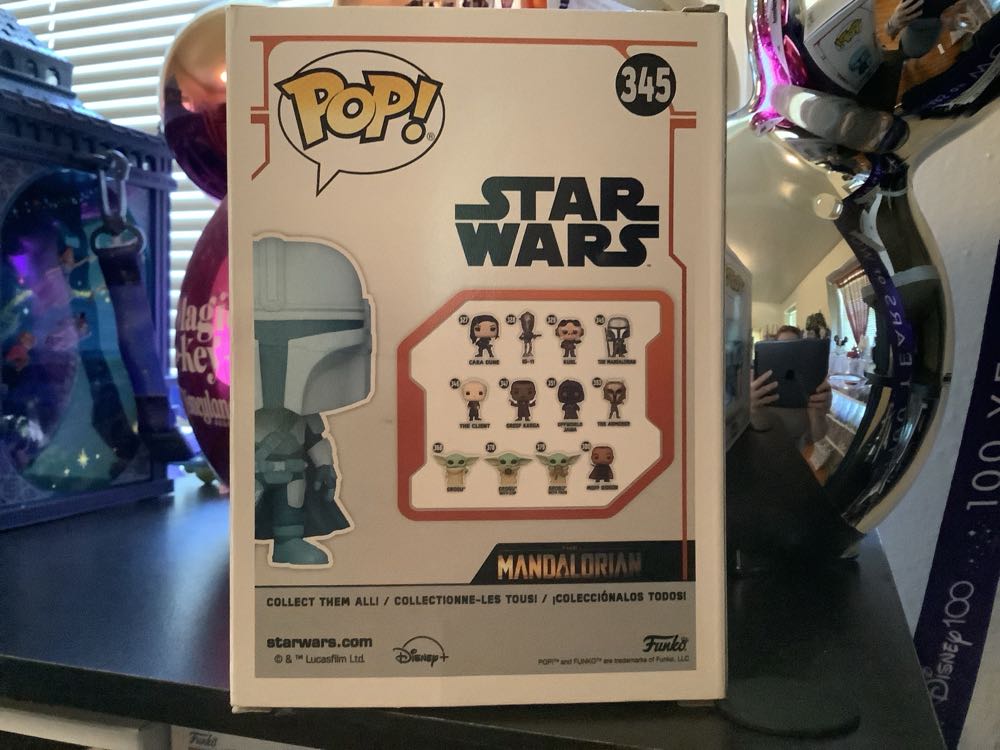 # 345 The Mandalorian (Glow in the Dark) - Star Wars vinyl figure collectible - Main Image 2
