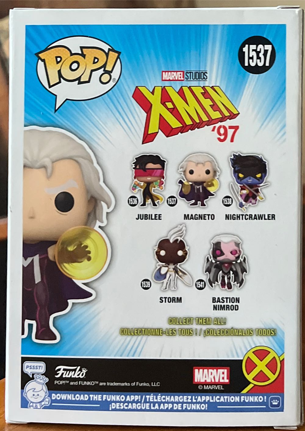 Magneto  vinyl figure collectible [Barcode 889698862394] - Main Image 3