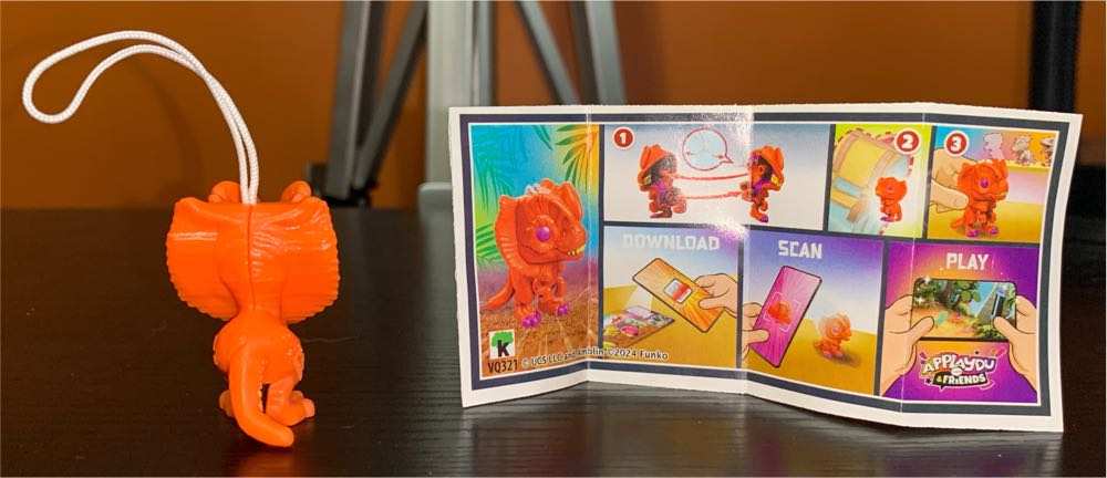 Dilophosaurus (Hangable) - Jurassic World vinyl figure collectible - Main Image 3