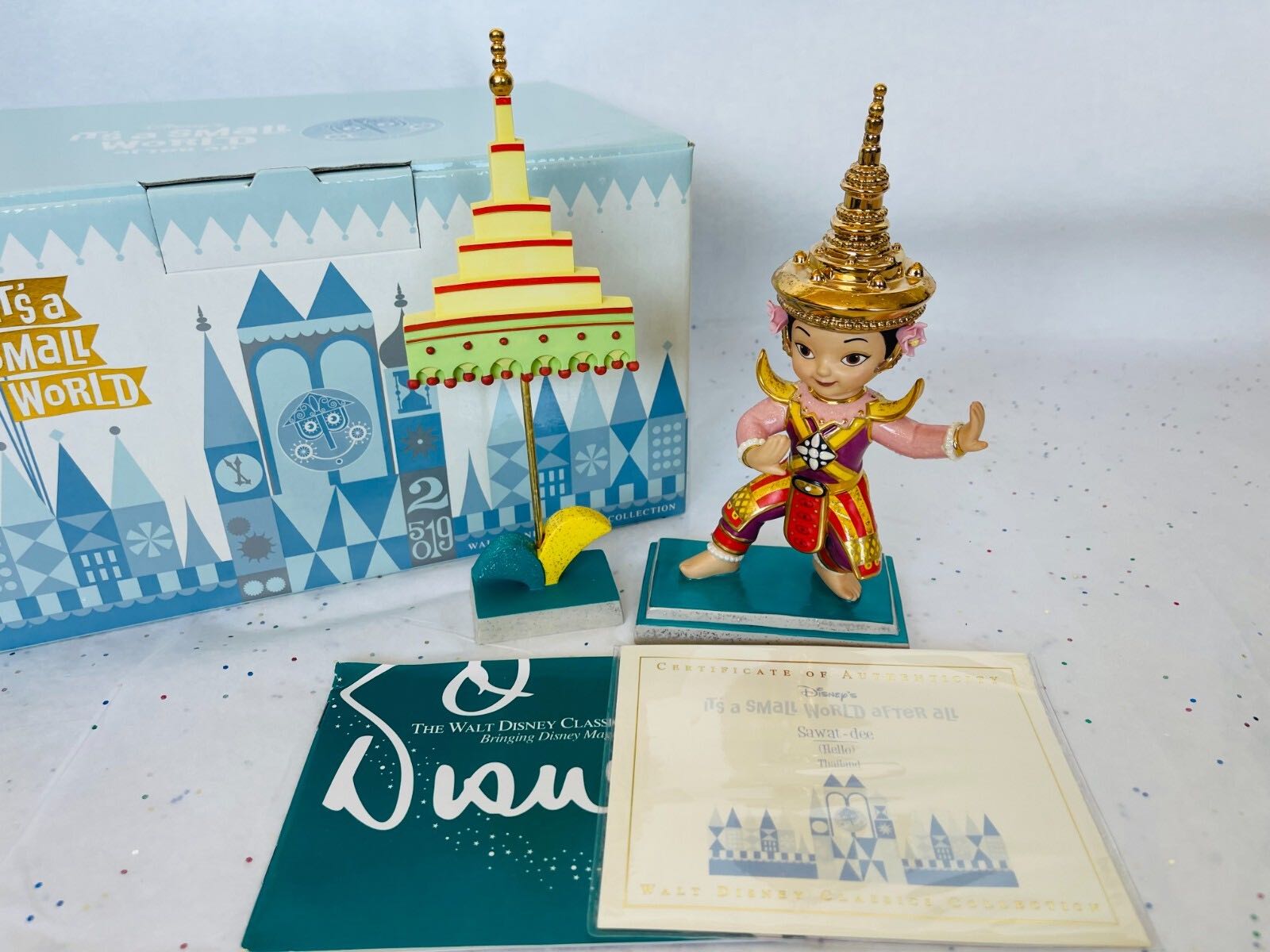 Sawat-dee (Thailand)  - Disney vinyl figure collectible - Main Image 4