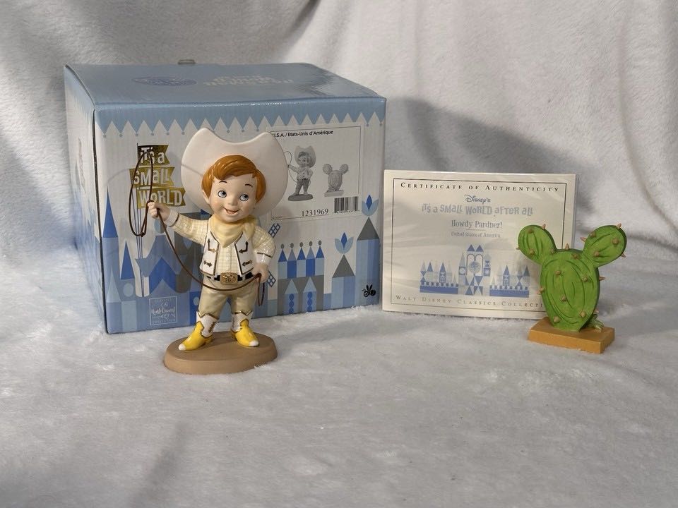 Howdy, Pardner (USA) - Disney vinyl figure collectible - Main Image 2