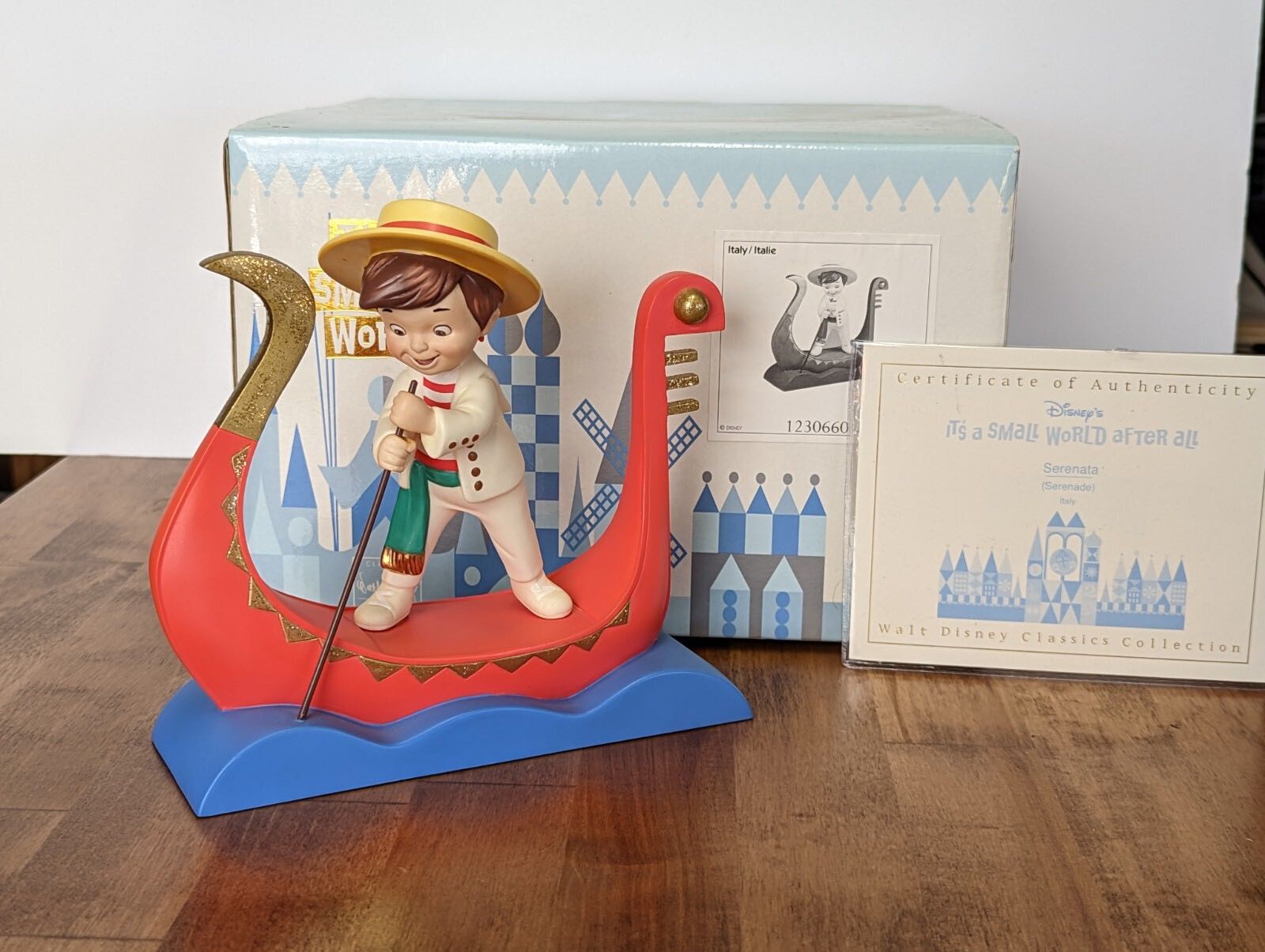 Serenata (Italy) - Disney vinyl figure collectible - Main Image 4