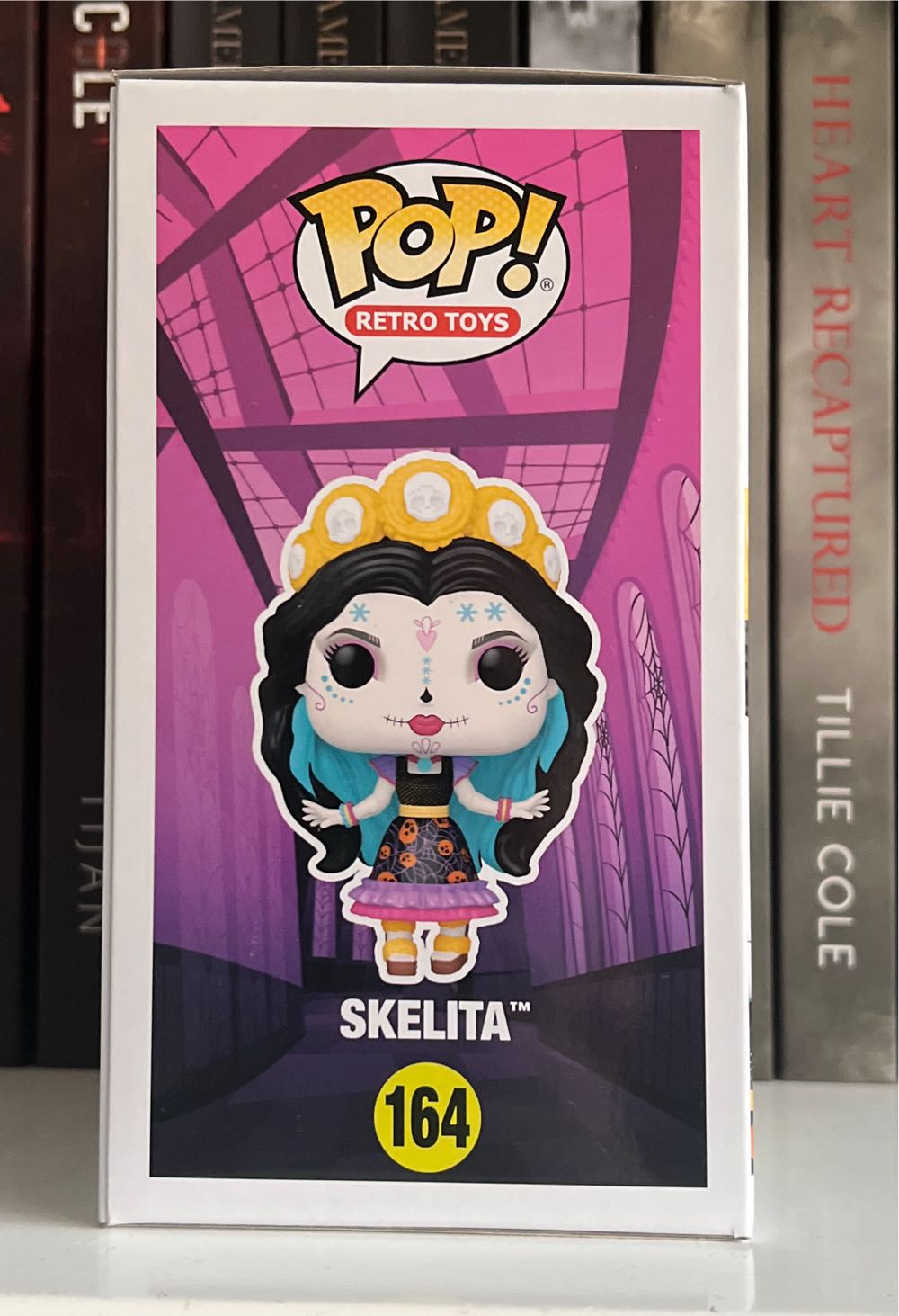 Skelita  vinyl figure collectible [Barcode 889698865722] - Main Image 2