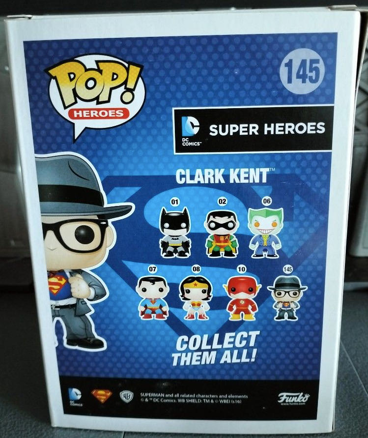 Superman - Clark Kent - DC Comics vinyl figure collectible - Main Image 2