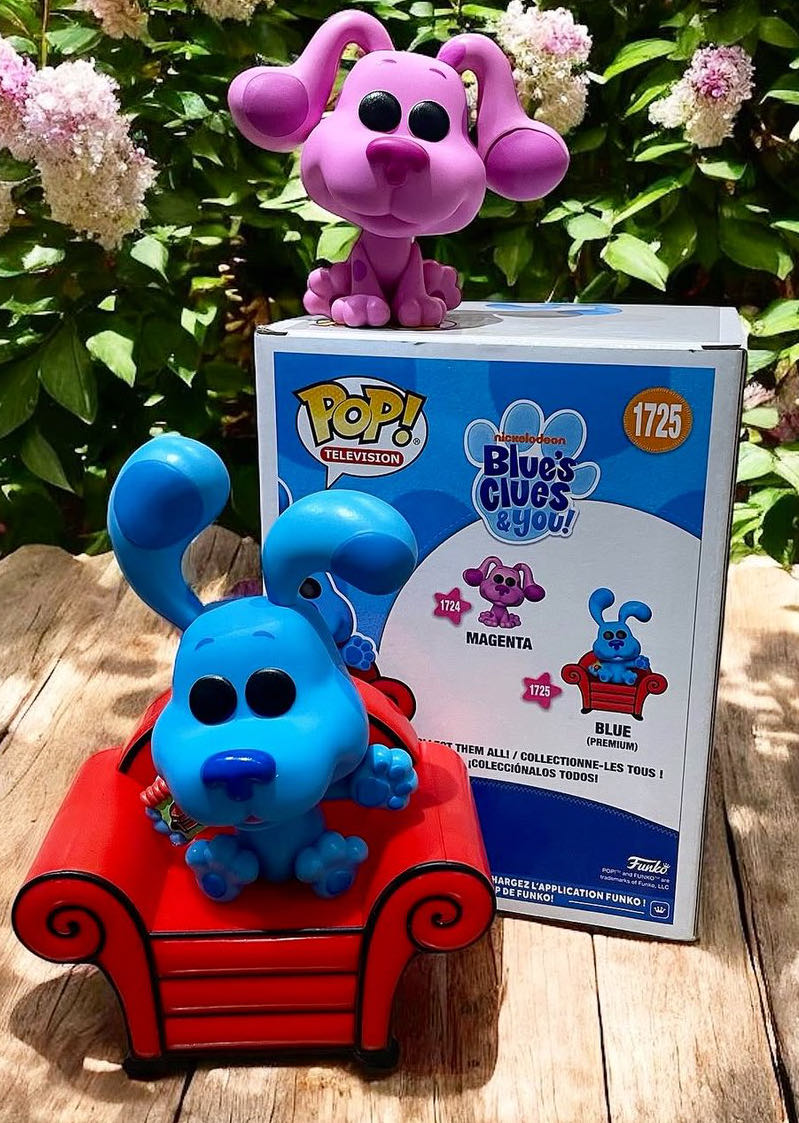 Blue  vinyl figure collectible [Barcode 889698864022] - Main Image 3