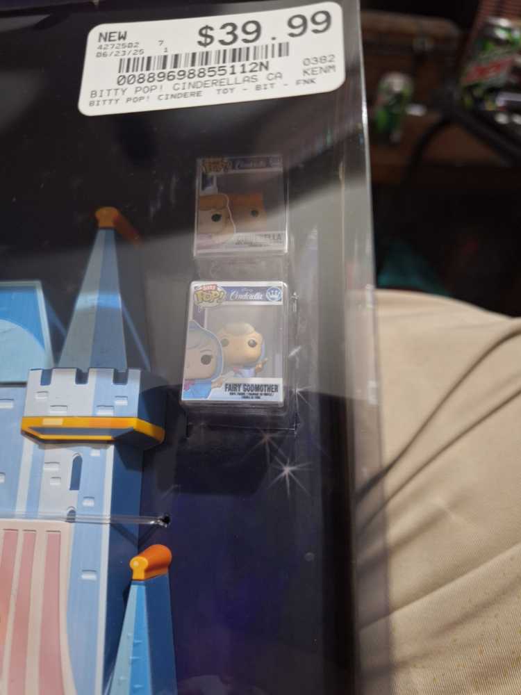 Cinderella’s Castle (Bitty POP! Display) - Disney vinyl figure collectible [Barcode 889698855112] - Main Image 4