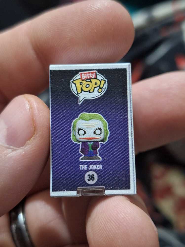 The Joker - DC Universe vinyl figure collectible - Main Image 3