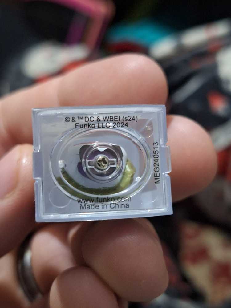 The Joker - DC Universe vinyl figure collectible - Main Image 4