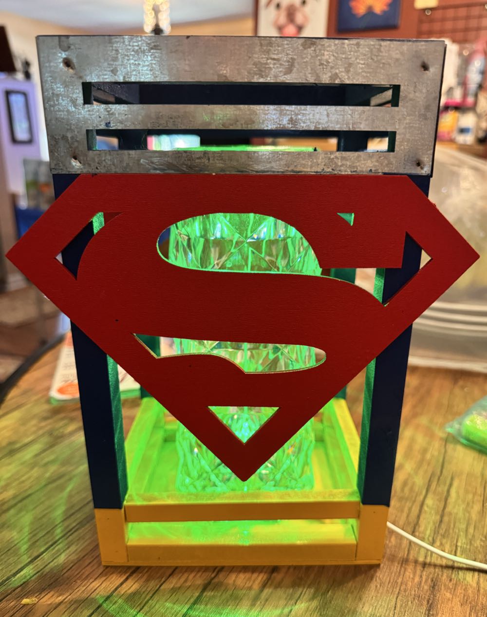 Superman Lantern  vinyl figure collectible - Main Image 2