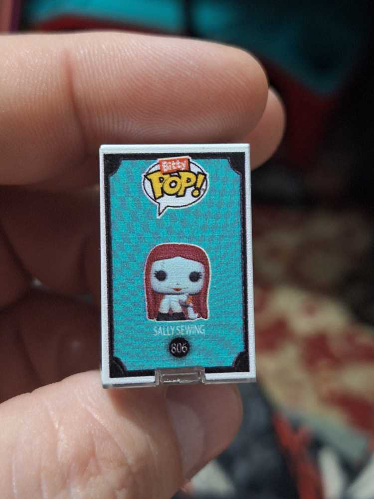 The Nightmare Before Christmas: Sally Sewing - The Nightmare Before Christmas vinyl figure collectible - Main Image 3