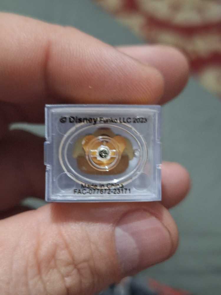 Dale - Disney vinyl figure collectible - Main Image 4