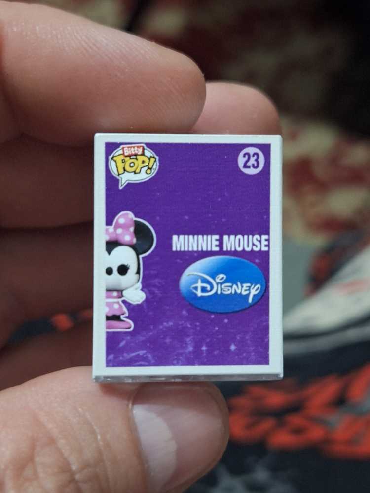 Minnie Mouse - Disney vinyl figure collectible - Main Image 2