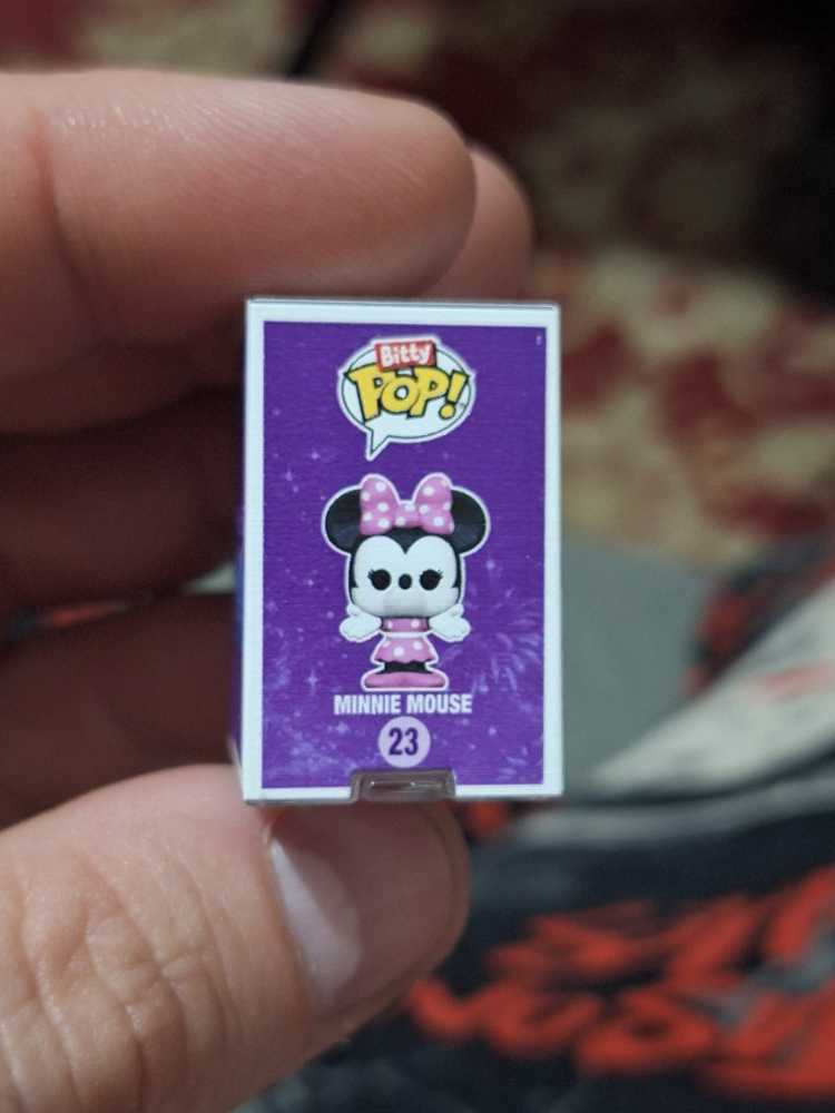 Minnie Mouse - Disney vinyl figure collectible - Main Image 3