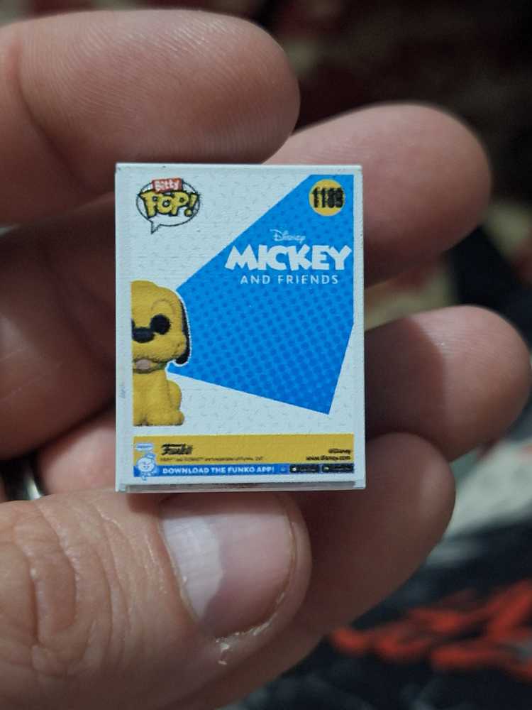 Pluto - Disney vinyl figure collectible - Main Image 2