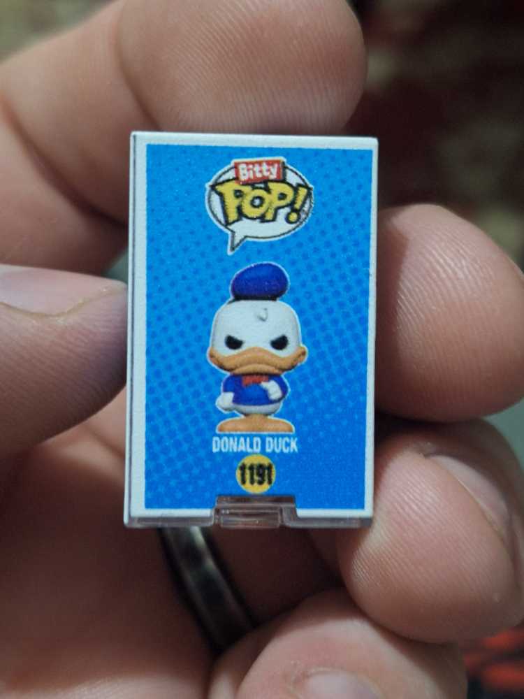 Donald Duck - Disney vinyl figure collectible - Main Image 3