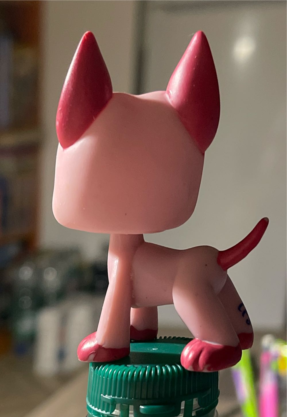 Petshop Danois N• 2583  vinyl figure collectible - Main Image 2