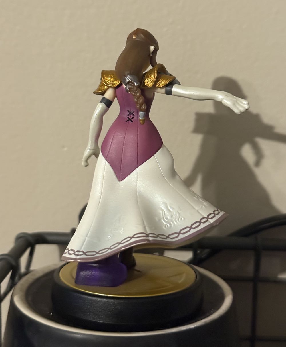 Zelda Amiibo- Super Smash Bros. Series  vinyl figure collectible - Main Image 2