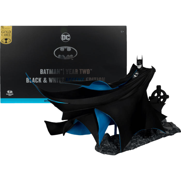Batman: Year Two McFarlane Toys Black and White Accent Edition Gold Label - Batman vinyl figure collectible [Barcode 787926176520] - Main Image 2