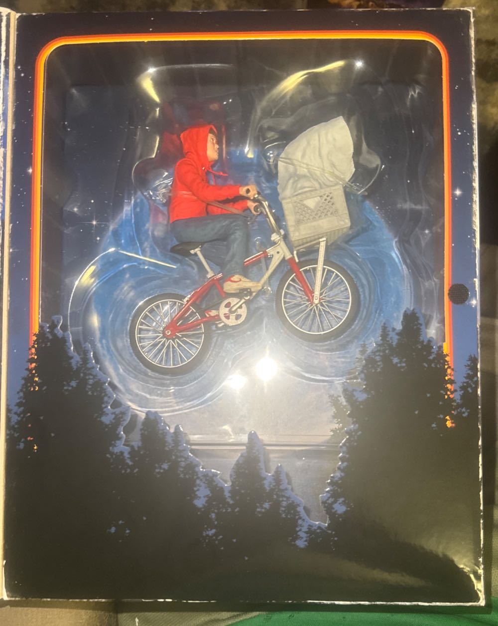 Neca E.T.: E.T. & Elliott With Bicycle  vinyl figure collectible - Main Image 2