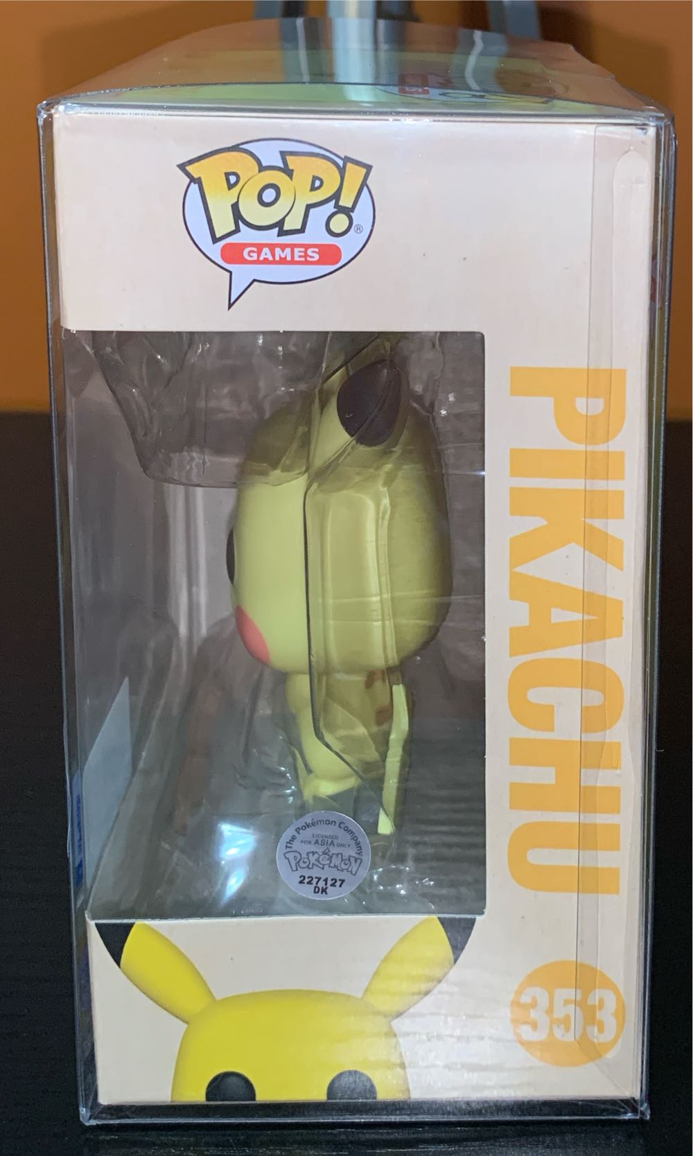353 Pikachu (Soft Color) - Pokémon vinyl figure collectible [Barcode 889698878760] - Main Image 2