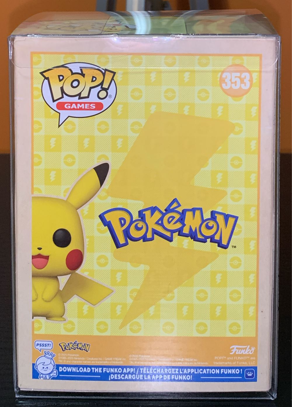 353 Pikachu (Soft Color) - Pokémon vinyl figure collectible [Barcode 889698878760] - Main Image 3