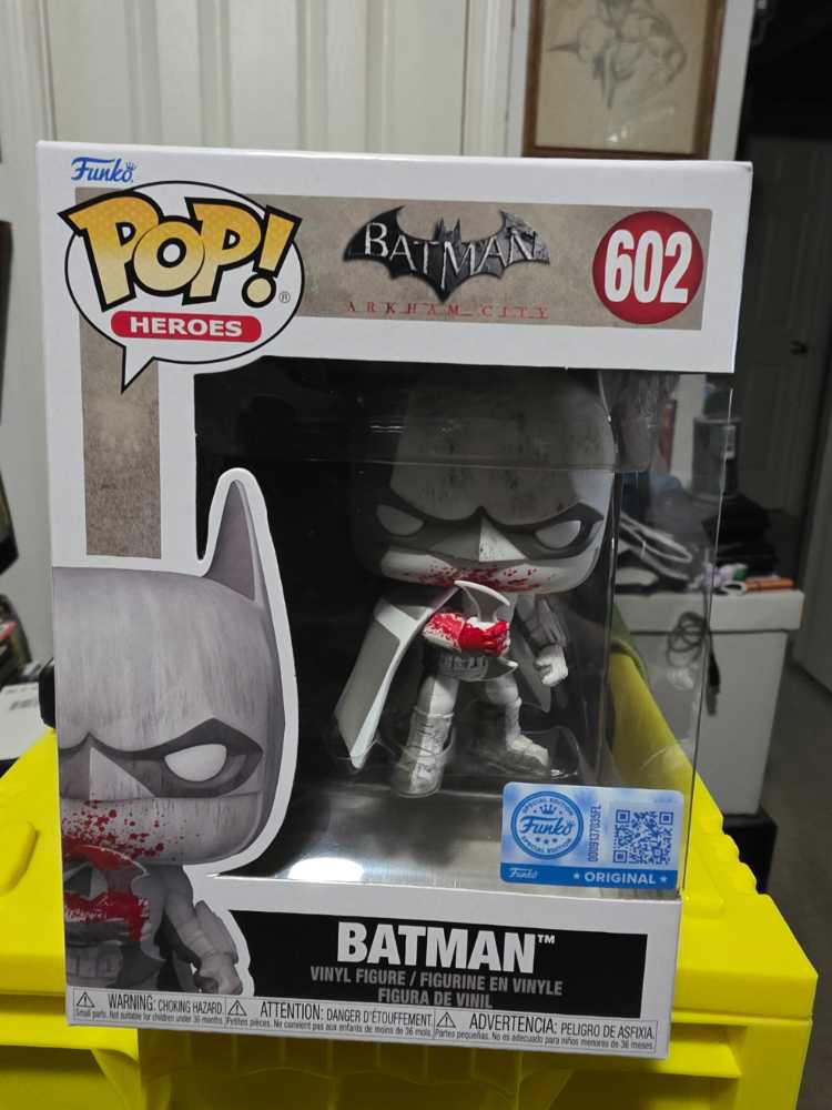 Batman & Pop! Arkham City Batman Black & White Us Exclusive Pop! Funko Arkham - Batman vinyl figure collectible [Barcode 889698883016] - Main Image 2