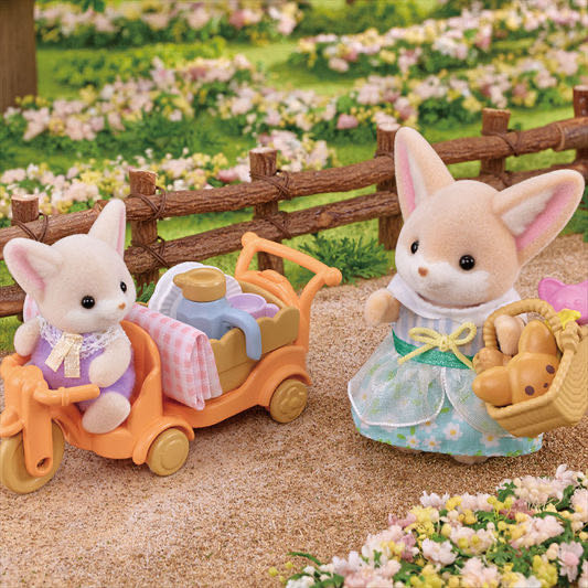 Sunny Picnic Set - Fennec Fox Sister & Baby  vinyl figure collectible [Barcode 5054131056981] - Main Image 3