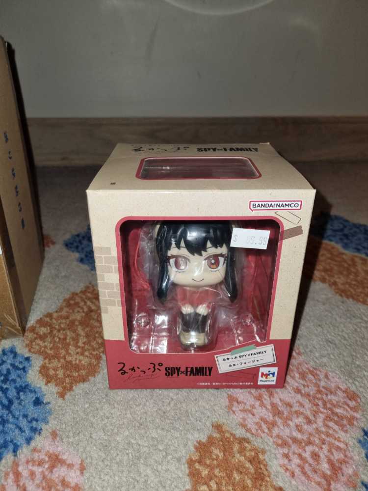 Yor Forger   vinyl figure collectible [Barcode 4535123835803] - Main Image 2