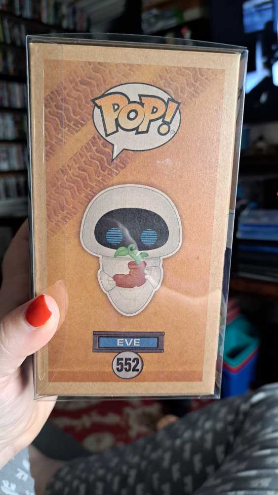Walle: Eve - Disney vinyl figure collectible - Main Image 3