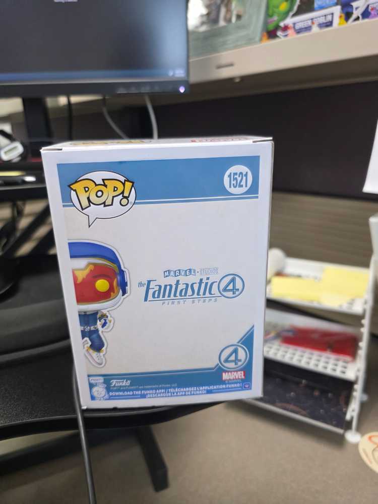 Human Torch - Fantastic Four vinyl figure collectible [Barcode 889698853583] - Main Image 3