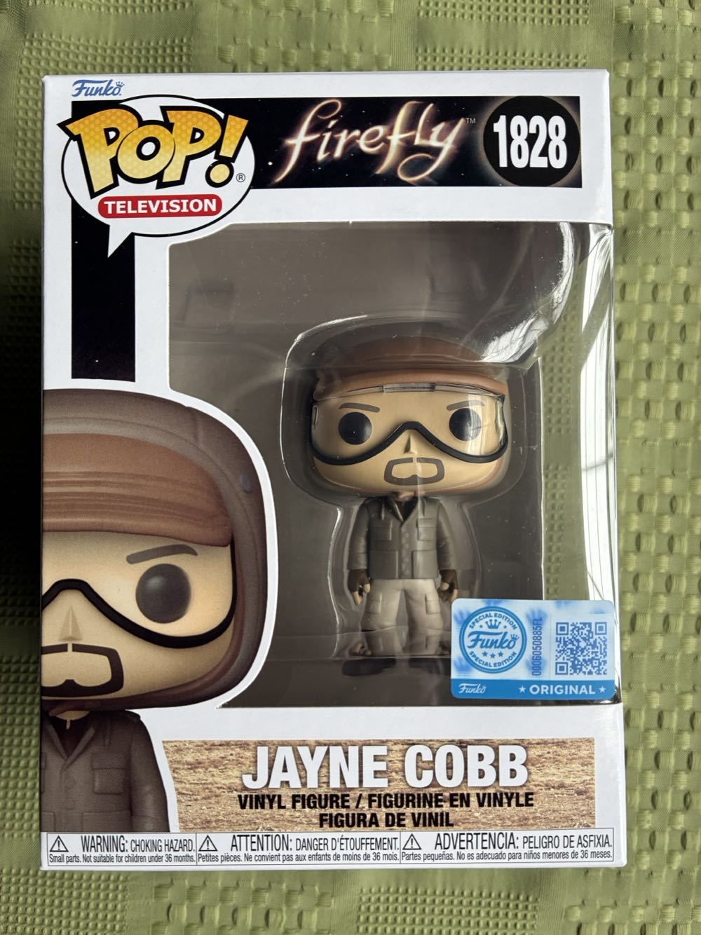 Jayne Cobb - Firefly vinyl figure collectible [Barcode 889698888172] - Main Image 2