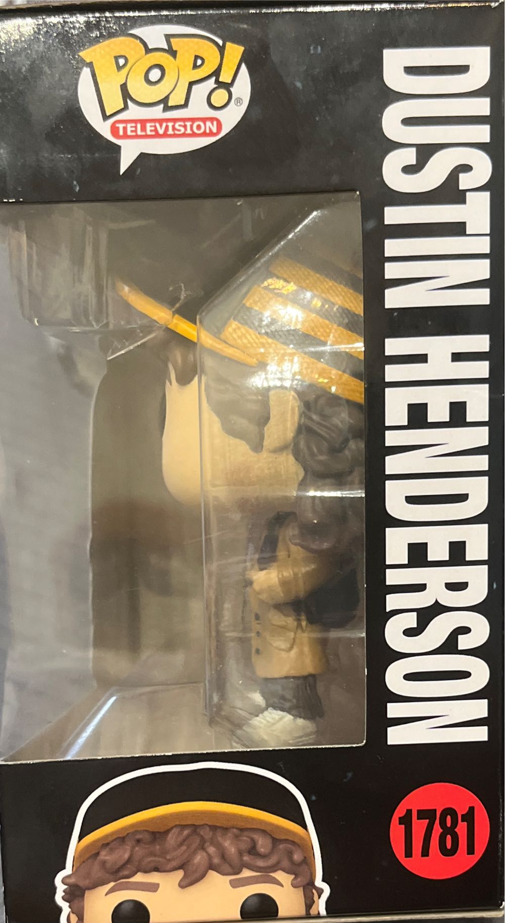 Dustin Henderson - Stranger Things vinyl figure collectible [Barcode 889698757515] - Main Image 4