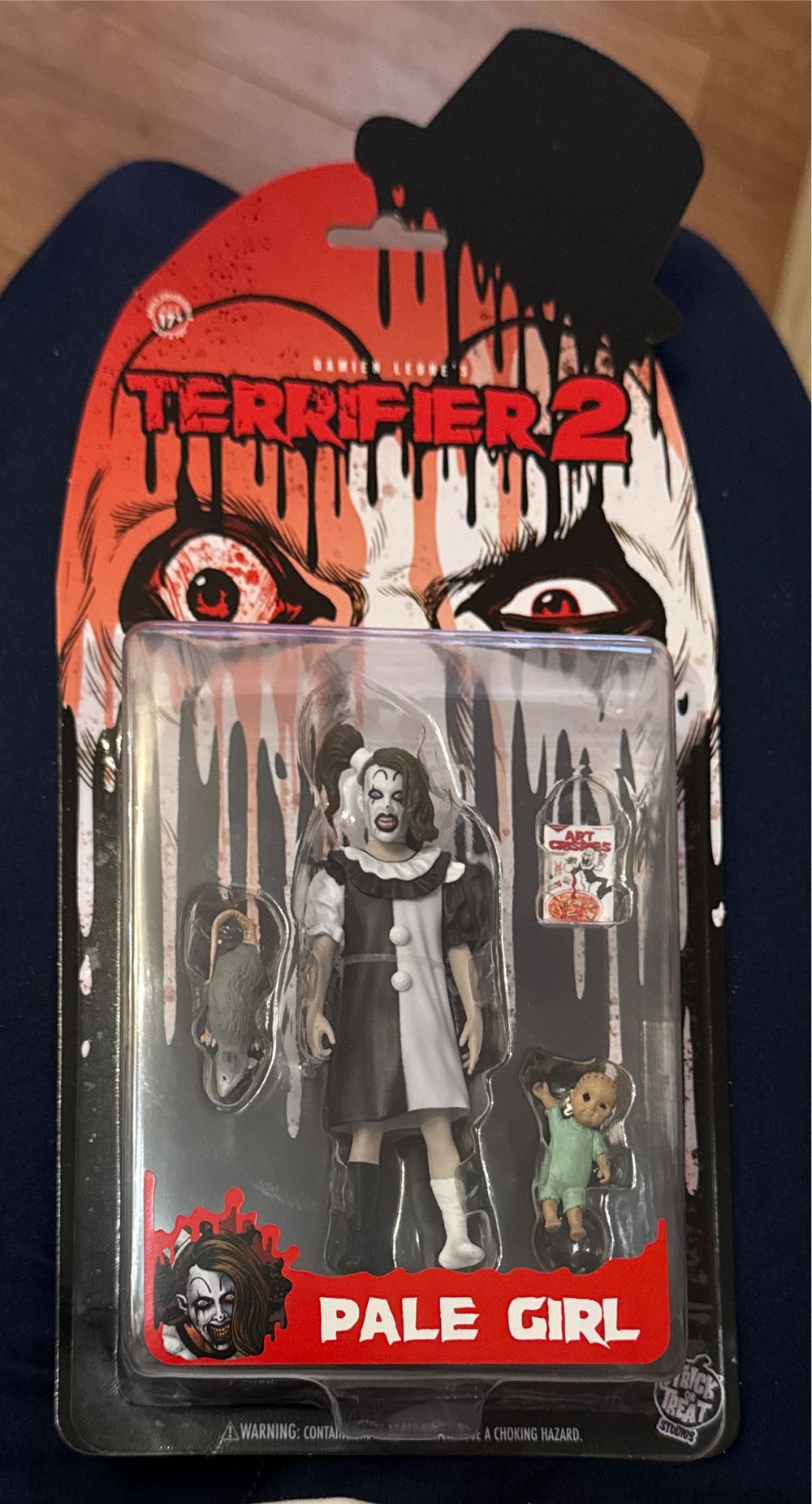 Pale Girl  vinyl figure collectible [Barcode 810116282500] - Main Image 2