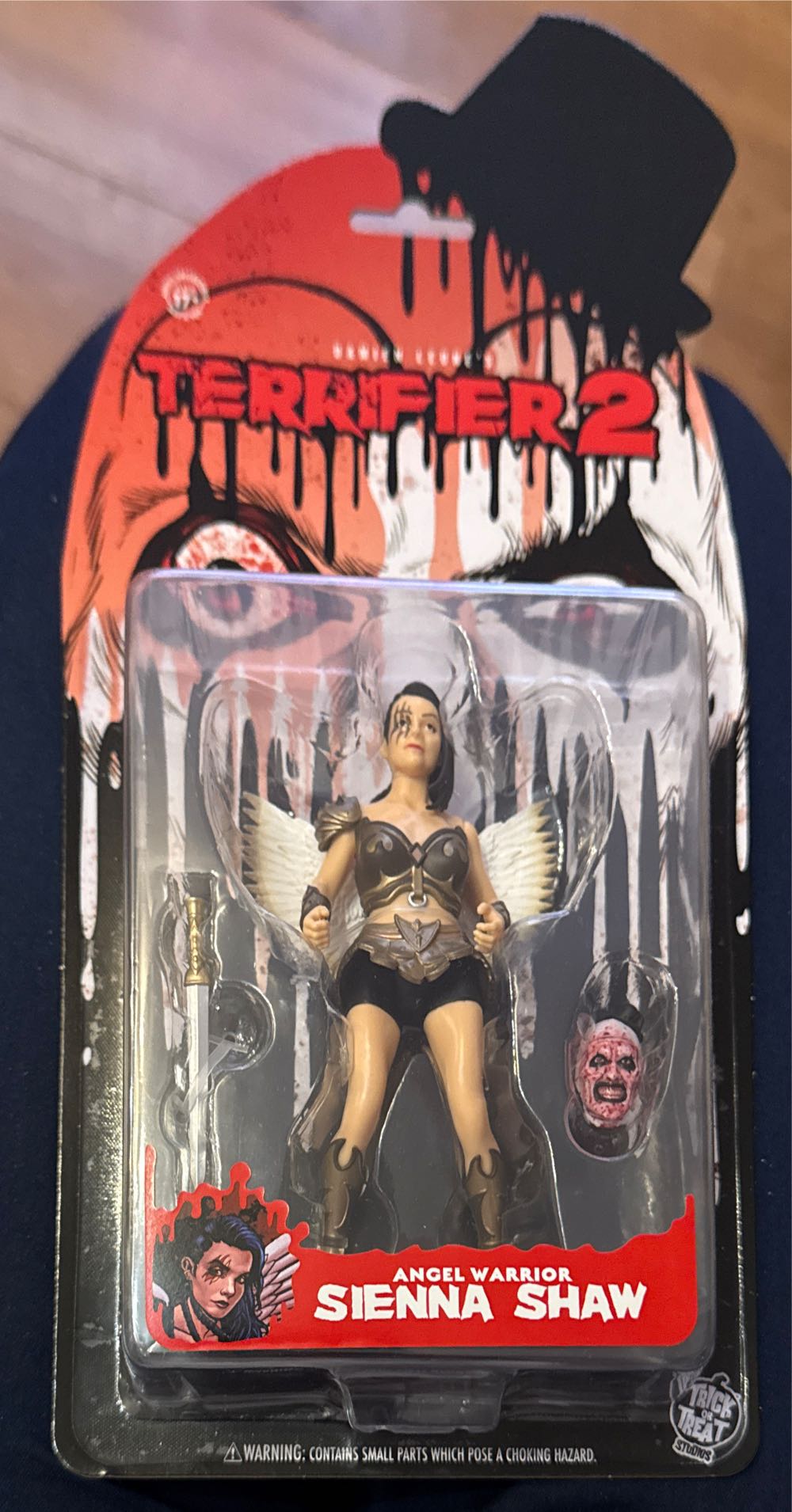 Sienna Shaw  vinyl figure collectible [Barcode 810116282517] - Main Image 2