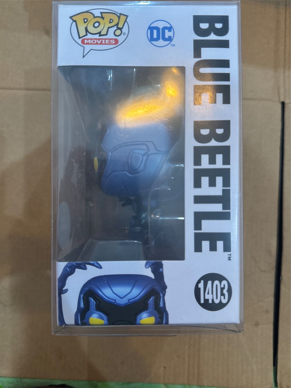 Blue Beetle  vinyl figure collectible [Barcode 889698723503] - Main Image 2