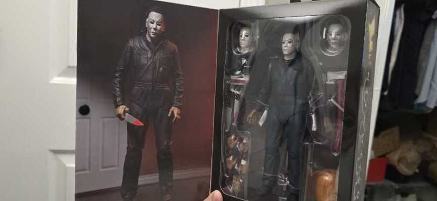 Michael Myers H20 NECA 7’  vinyl figure collectible - Main Image 2