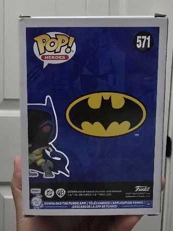 Batman #571 Knightfall Batman  vinyl figure collectible - Main Image 2
