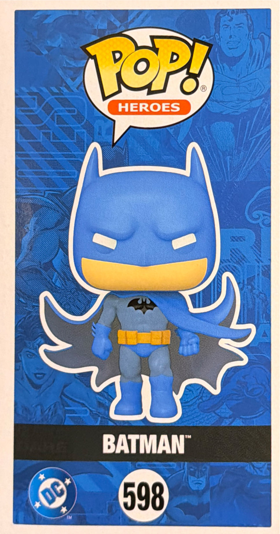 DC New Classics Batman - Batman vinyl figure collectible [Barcode 889698863698] - Main Image 2