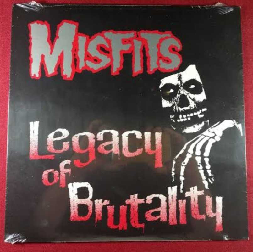 Super7 Misfits Legacy Of Brutality The Fiend White  - Misfits vinyl figure collectible [Barcode 840049812031] - Main Image 4