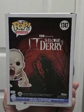 Pennywise #1747 Welcome To Derry Skeleton Man  vinyl figure collectible - Main Image 2