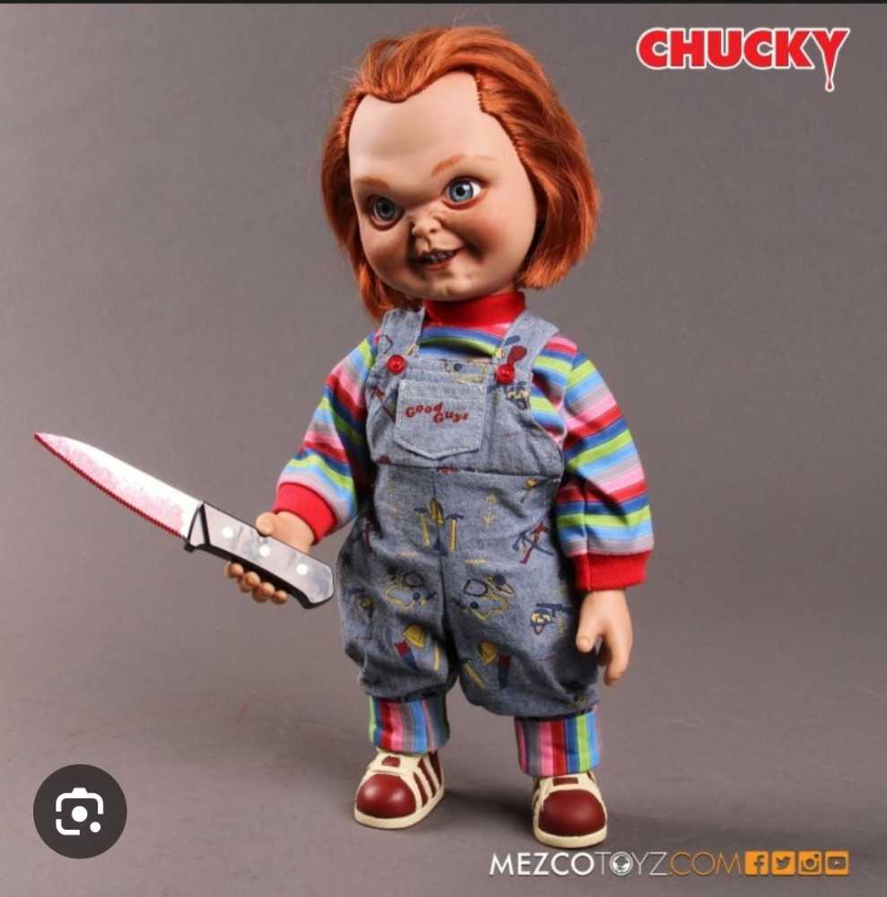 Mezco Childs Play Chucky - Child’s Play vinyl figure collectible - Main Image 4
