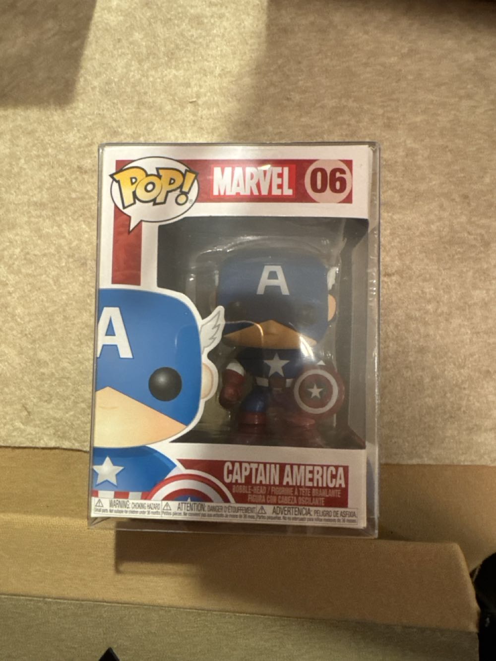 Captain America  vinyl figure collectible [Barcode 830395022246] - Main Image 2